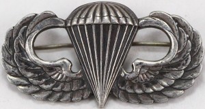 Нагрудный знак Парашютист 