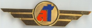 Нагрудный знак AIR TRANSAT Canadian Airlines 