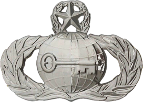 Нагрудный знак Мастер разведовательной службы  