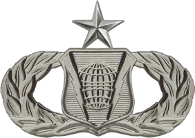Нагрудный знак Старший специалист командования и управления  